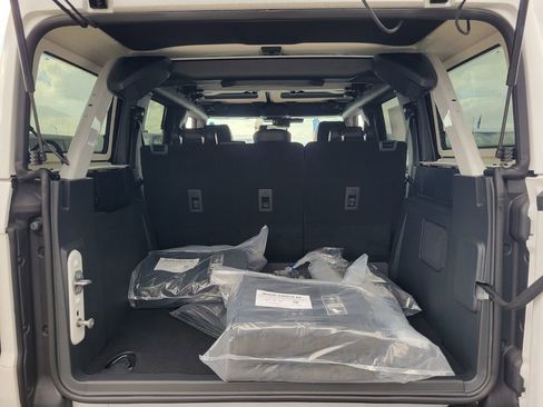 New 2025 Ford Bronco Badlands image 10