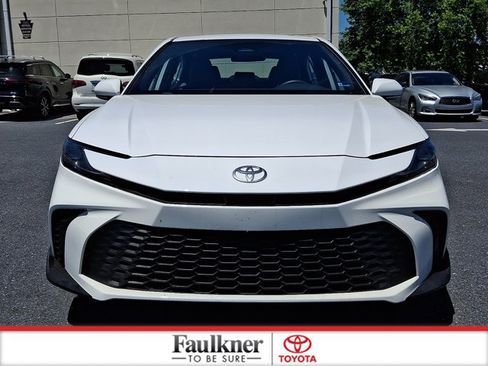 Used 2026 Toyota Camry SE FWD image 2