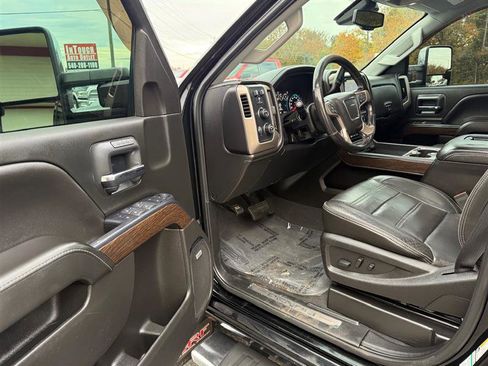 Used 2019 GMC Sierra 2500 Denali image 24