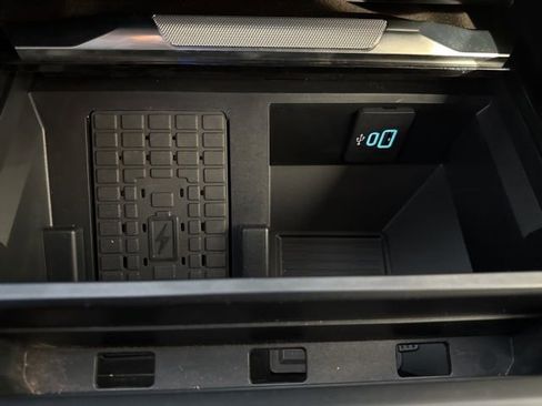 Used 2025 Ford F350 Platinum w/ Platinum Plus Package image 27