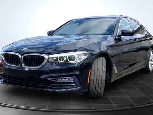 Used 2018 BMW 530i xDrive w/ Premium Package image 4