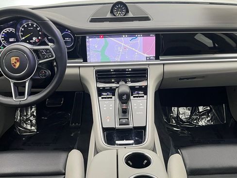 Used 2019 Porsche Panamera 4 image 29
