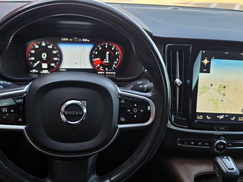 Used 2018 Volvo S90 T5 Momentum FWD image 46