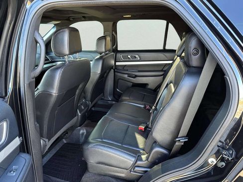 Used 2016 Ford Explorer XLT w/ Equipment Group 202A image 12