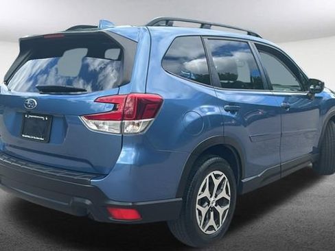 Certified 2023 Subaru Forester Premium AWD/4WD image 16