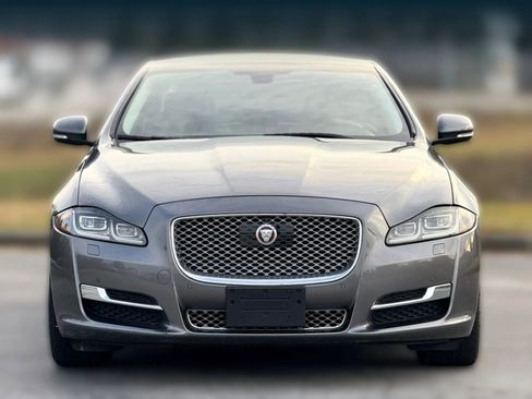 Used 2017 Jaguar XJ L Portfolio image 5
