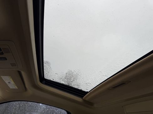 Used 2011 Chevrolet Suburban LTZ image 16