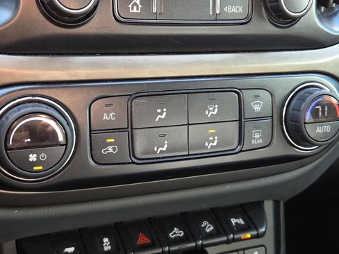 Used 2022 Chevrolet Colorado Z71 image 19