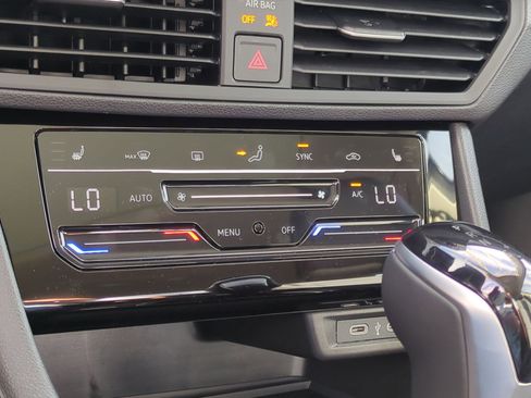 New 2025 Volkswagen Jetta SE image 12