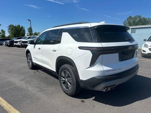 Used 2026 Chevrolet Traverse LT AWD/4WD image 10