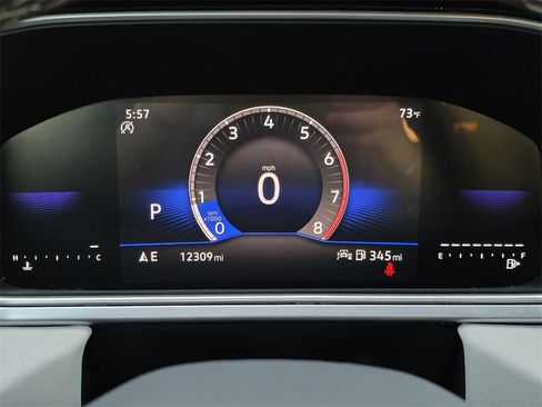 Used 2025 Volkswagen Taos SE image 12