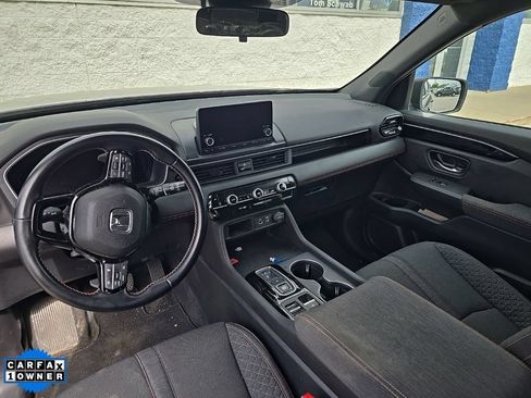 Used 2023 Honda Pilot Sport image 7