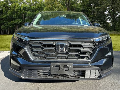 Certified 2025 Honda CR-V LX image 2