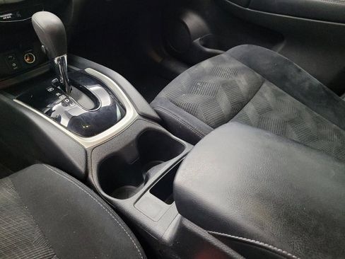 Used 2014 Nissan Rogue SV FWD image 26