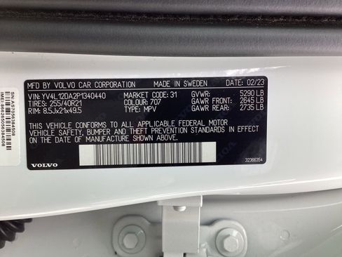 Certified 2023 Volvo XC60 B5 Ultimate w/ Climate Package image 37