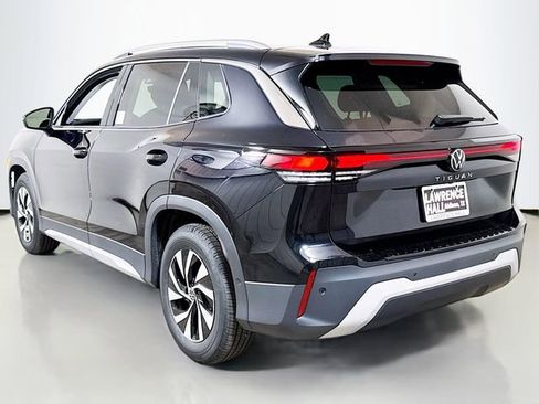 New 2026 Volkswagen Tiguan S FWD image 3