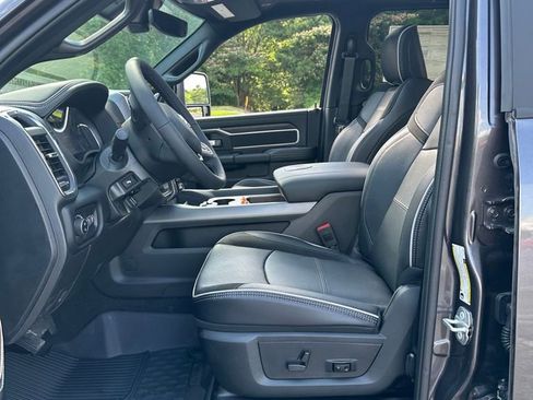 New 2025 RAM 2500 Laramie AWD/4WD image 16