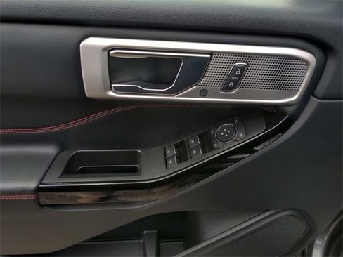 Certified 2022 Ford Explorer ST-Line image 10