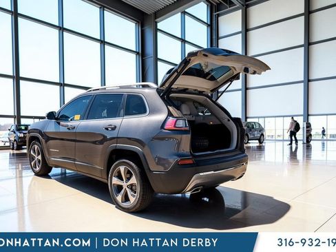 Used 2019 Jeep Cherokee Limited w/ Luxury Group FWD image 27