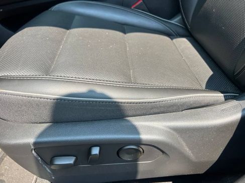 Used 2021 Buick Envision Essence FWD image 21