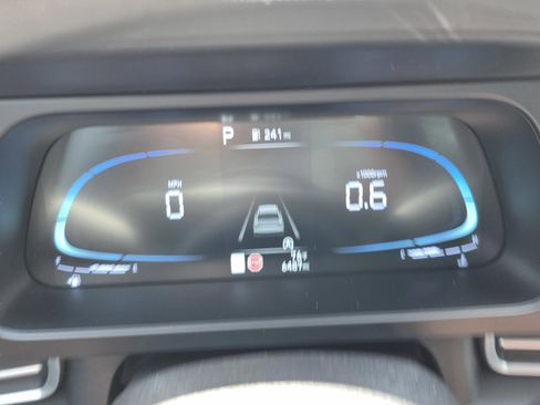 Certified 2026 Hyundai Elantra SE FWD image 30