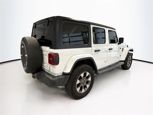 Used 2018 Jeep Wrangler Unlimited Sahara image 6