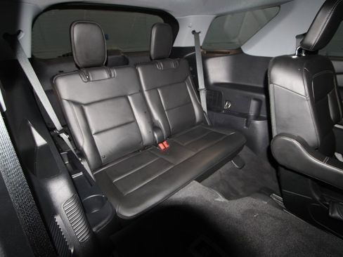 Used 2022 Ford Explorer XLT w/ Equipment Group 202A AWD/4WD image 26