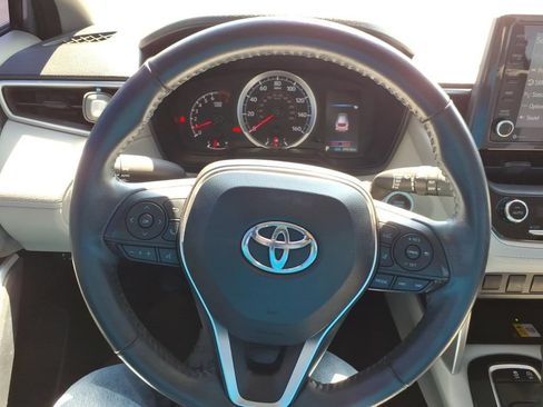 Used 2022 Toyota Corolla Cross LE FWD image 19