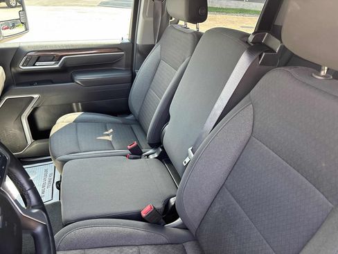 Used 2025 Chevrolet Silverado 2500 LT w/ Convenience Package AWD/4WD image 18
