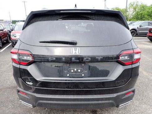 Used 2023 Honda Pilot Sport image 5