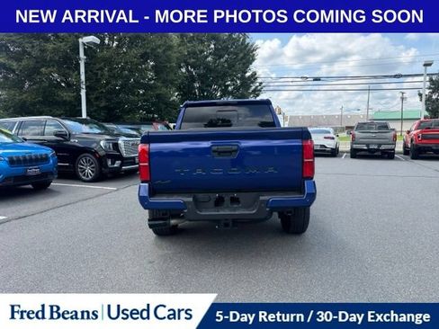 Used 2024 Toyota Tacoma TRD Sport w/ TRD Sport Upgrade Package AWD/4WD image 7
