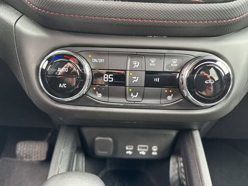 Certified 2023 Chevrolet TrailBlazer RS w/ Convenience Package image 14