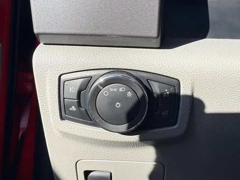 Used 2015 Ford F150 XLT image 21