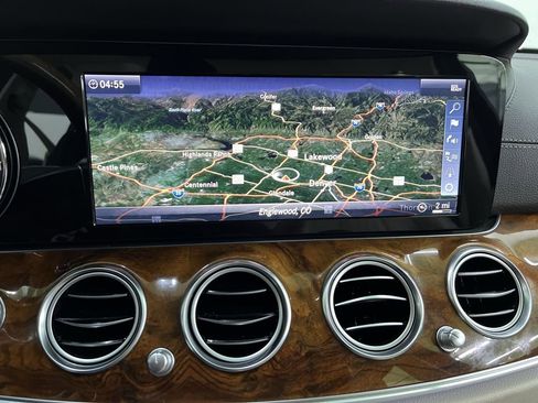 Used 2019 Mercedes-Benz E 300 4MATIC image 23