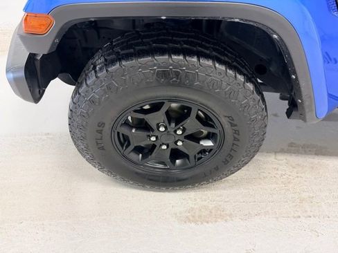 Used 2021 Jeep Gladiator Sport image 19