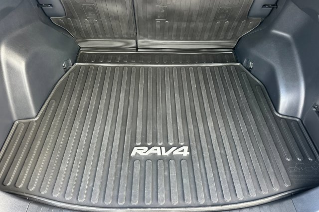 Certified 2024 Toyota RAV4 LE AWD/4WD image 19