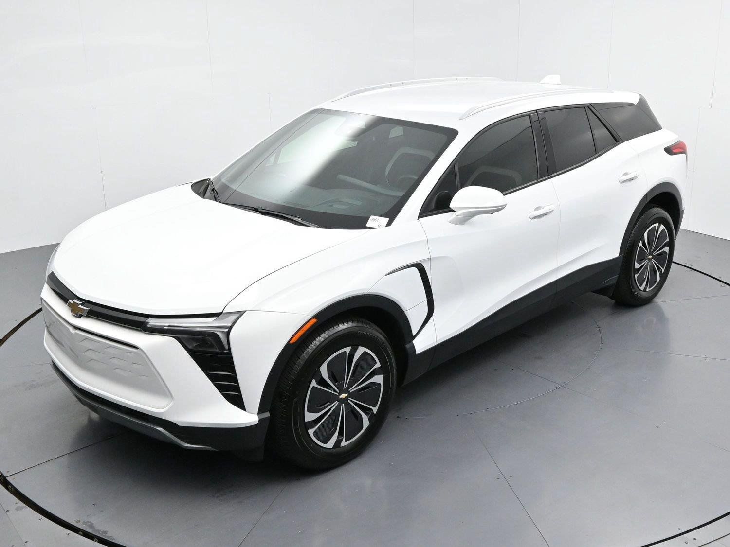 Used 2024 Chevrolet Blazer EV LT AWD/4WD image 40