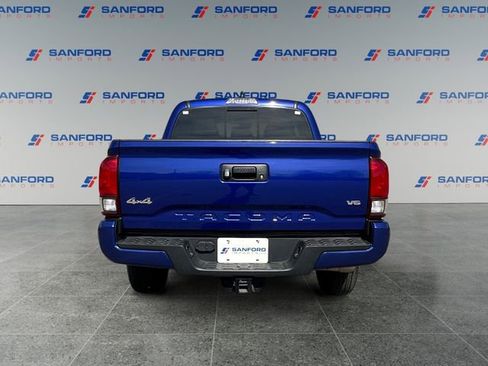 Used 2023 Toyota Tacoma SR5 w/ Technology Package AWD/4WD image 4
