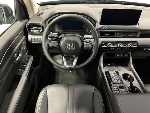 New 2026 Honda Pilot Touring image 12