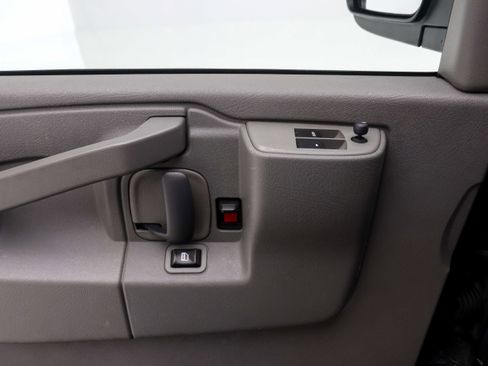 Used 2017 Chevrolet Express 2500 LS RWD image 22