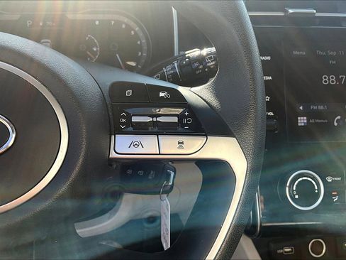 Used 2023 Hyundai Tucson SE image 23