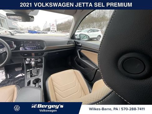 Used 2021 Volkswagen Jetta SEL Premium FWD image 18