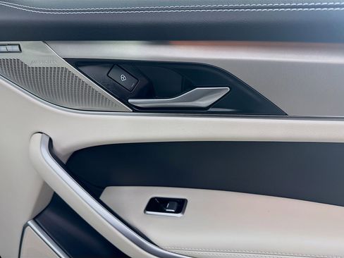 Used 2025 Jaguar F-PACE R-Dynamic S image 31