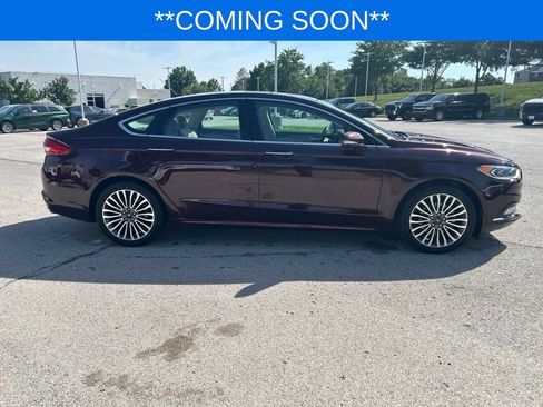 Used 2017 Ford Fusion SE w/ Fusion SE Technology Package FWD image 5