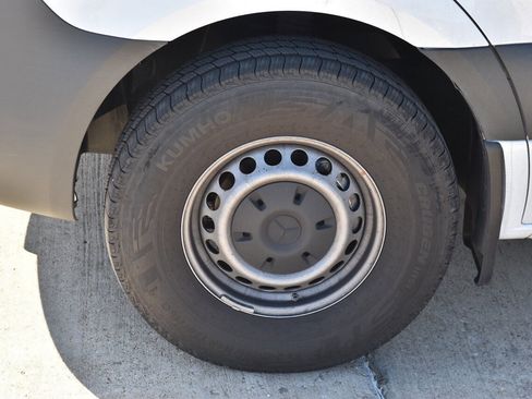 Used 2025 Mercedes-Benz Sprinter 2500 image 10