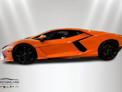 Used 2024 Lamborghini Revuelto image 5