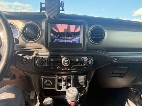Used 2018 Jeep Wrangler Unlimited Sport S AWD/4WD image 18