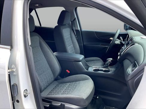 Certified 2024 Chevrolet Equinox LT FWD image 8