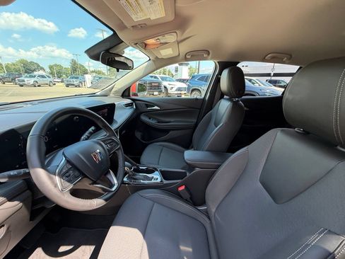 Used 2024 Buick Encore GX Preferred FWD image 4