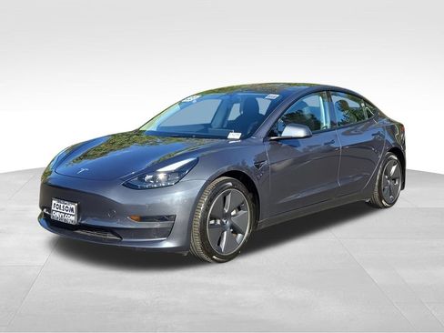 Used 2023 Tesla Model 3 Standard Range RWD image 1